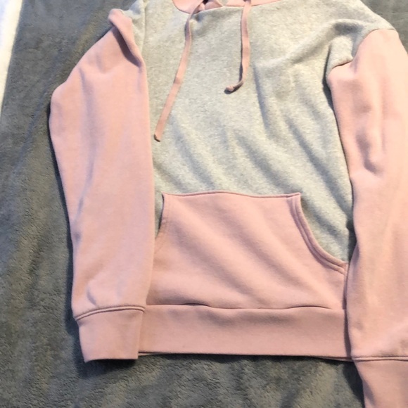 Sweater - Picture 4 of 4